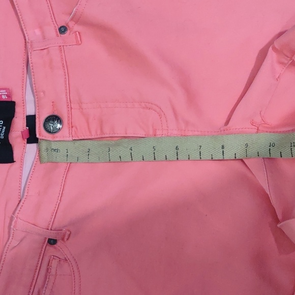 USED TORRID DENIM SHORTS PINK SIZE 18 - Picture 11 of 13